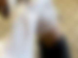 Live cam show with NakitaGesmondi - Flashing on boobsie.com