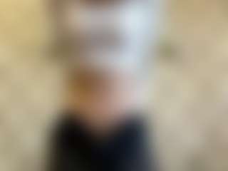 Live cam show with NakitaGesmondi - Blowjob on alttransgirls