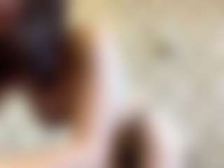 Live cam show with NakitaGesmondi - Ahegao on friskycurves.com