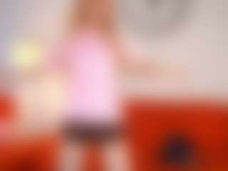 Live cam show with BreeCarse - Striptease on StripNow