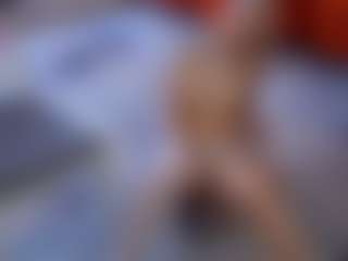 Live cam show with BreeCarse - Blue Eyes on Camsoda