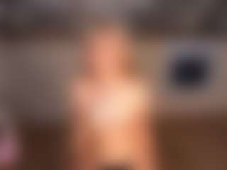 Live cam show with BreeCarse - Tittyfuck on Camsoda