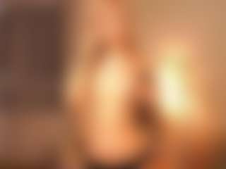 Live cam show with BreeCarse - Tittyfuck on StripNow
