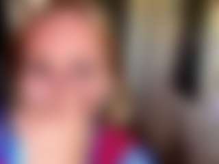 IdaOrban's Live Sex Cam Show