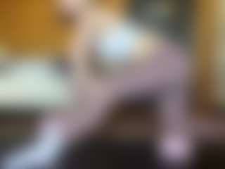 Live cam show with IdaOrban - Erotic Dance on CamClone