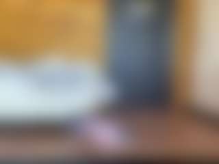 IdaOrban's Live Sex Cam Show