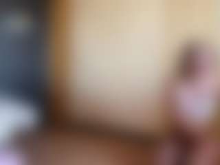Live cam show with IdaOrban - New Bedroom on milfzrlive.com