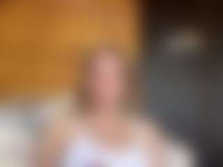 IdaOrban's Live Sex Cam Show