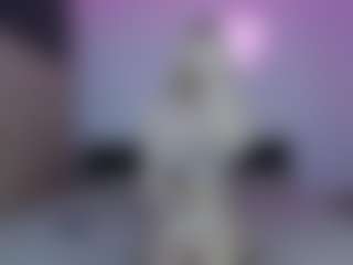 Live cam show with KaylaBloom1 - Athletic on ObeyMaria