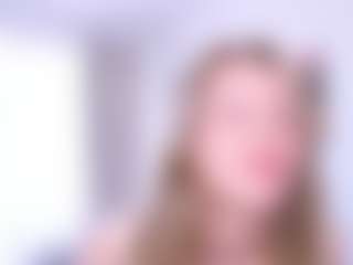 Live cam show with Melissa - Public on CamClone