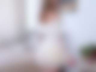 Live cam show with Melissa - Tease on Dolls Live