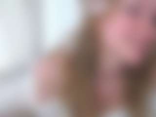 Live cam show with Melissa - Bikini on SquirtSoMuch