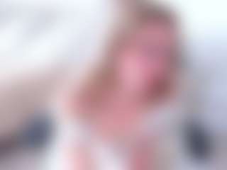 Live cam show with Melissa - Blowjob on CamClone
