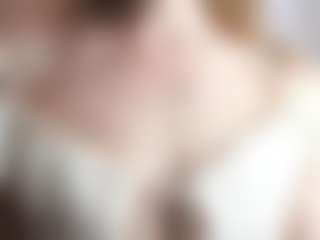 Live cam show with Melissa - Athletic Shaved Pussy on TastyBlacksLive