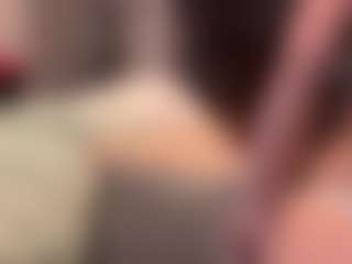 Live cam show with deepthroatprincesss - Bedroom on dropp.cam