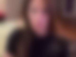 Live cam show with deepthroatprincesss - Fingering on Pornisteam.com
