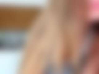 Live cam show with DiaEbrahimi - Average on livesuperchat.net