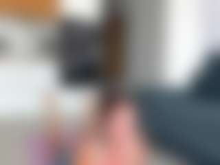 Live cam show with DiaEbrahimi - Average on Milfs Live