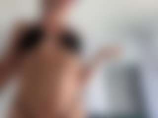 Live cam show with DiaEbrahimi - Brown Eyes Brown Hair on liverealitysex.com