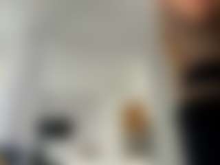 Live cam show with DiaEbrahimi - Shaved Pussy on CamClone