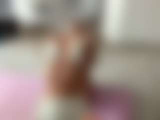 Live cam show with DiaEbrahimi - Blonde Hair Petite on Camsoda
