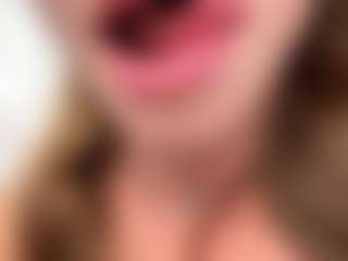 Live cam show with DiaEbrahimi - Brown Hair Petite on Camsoda