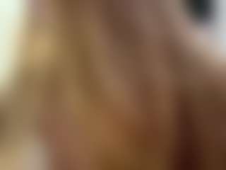 Live cam show with DiaEbrahimi - Brown Hair Petite on Camsoda
