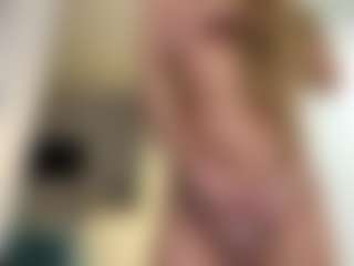 Live cam show with DiaEbrahimi - Average on PervPlay.com