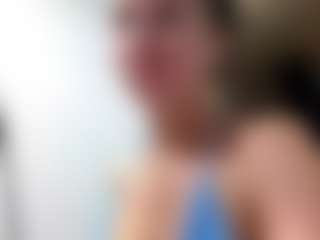 Live cam show with DiaEbrahimi - Skinny on livesuperchat.net