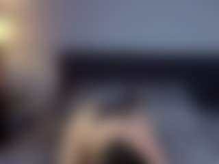Live cam show with Lilly - Striptease on Milfs Live