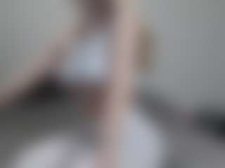 Live cam show with IceCraze - Skinny MILF on Soda Cam