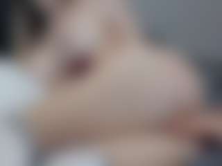 Live cam show with IceCraze - Flashing on TeamSkeetLive