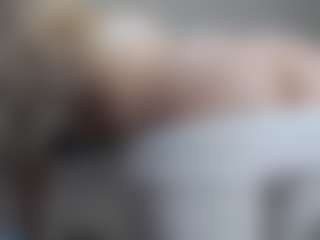 IceCraze MILF webcam performer live streaming
