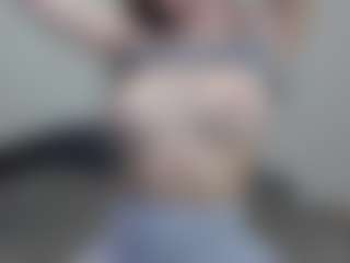 Live cam show with IceCraze - Brown Eyes Ebony on sexylive.show