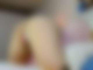 Live cam show with Maya-Garcia - Cute on CamwithHer