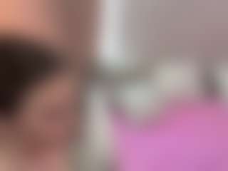 Live cam show with SolBenito - Blue Eyes on StripNow