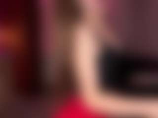 Live cam show with Sophia - Blonde Hair Petite on Milfs Live