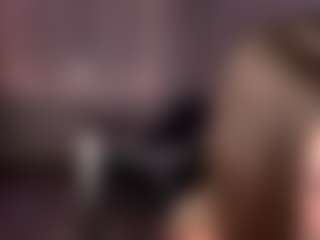 Live cam show with Sophia - Black Petite on studioflirtlive.com