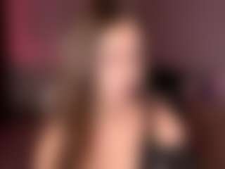 Live cam show with Sophia - Brown Hair on Camsoda