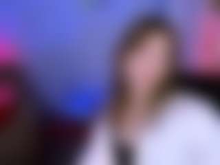 Live cam show with eiris-moon - Smoking on madthumbs