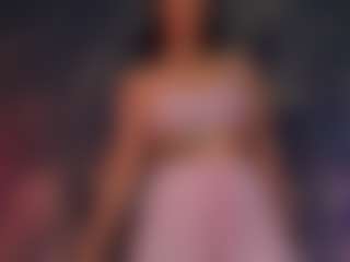 Live cam show with JohnsieRuffner - Skinny MILF on chickslive.net