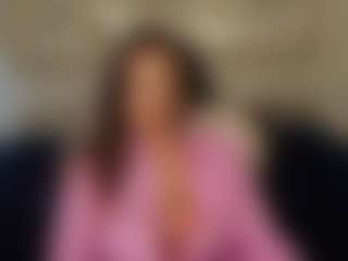 Live cam show with Kelly054 - Nipple Piercings on AdultVida.com