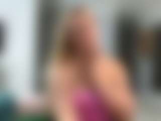 Live cam show with KeriPennel - Normal on CamwithHer