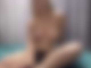 Live cam show with KeriPennel - Average on crypto-cams