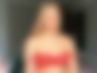 Live cam show with KeriPennel - Thick on TeamSkeetLive
