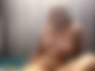 Live cam show with KeriPennel - Thick on SpankPalCams