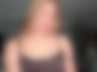 Live cam show with KeriPennel - Big Tits on StripNow