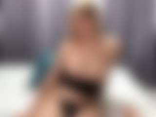 Live cam show with KeriPennel - Cum In Pussy on Camsoda