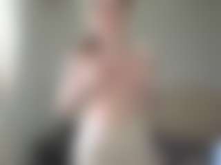 Live cam show with KirstinRobuck - Brown Eyes on Mixed Magazine Live