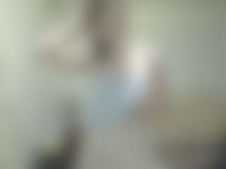 Live cam show with KirstinRobuck - Skinny on intimatelivegirls.com